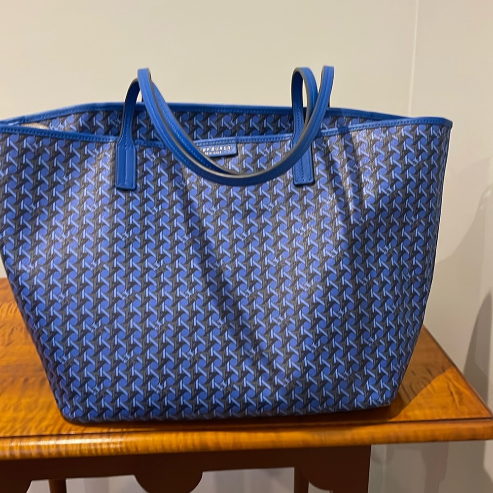 Tory Burch ever ready zip tote